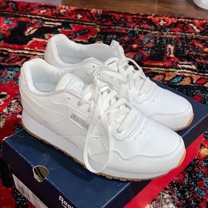 Women’s Reebok Classics Size US 7